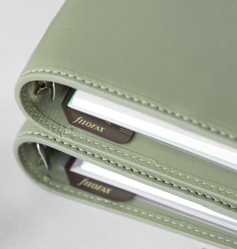 Malden Personal Leather Organizer in Vetiver 022397