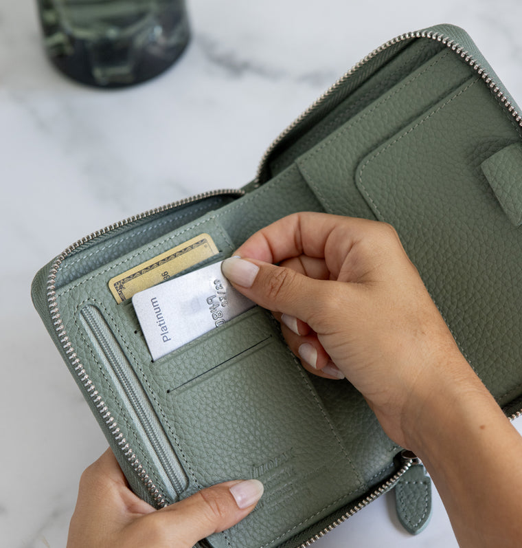 Norfolk Pocket Compact Zip Leather Organizer Sage