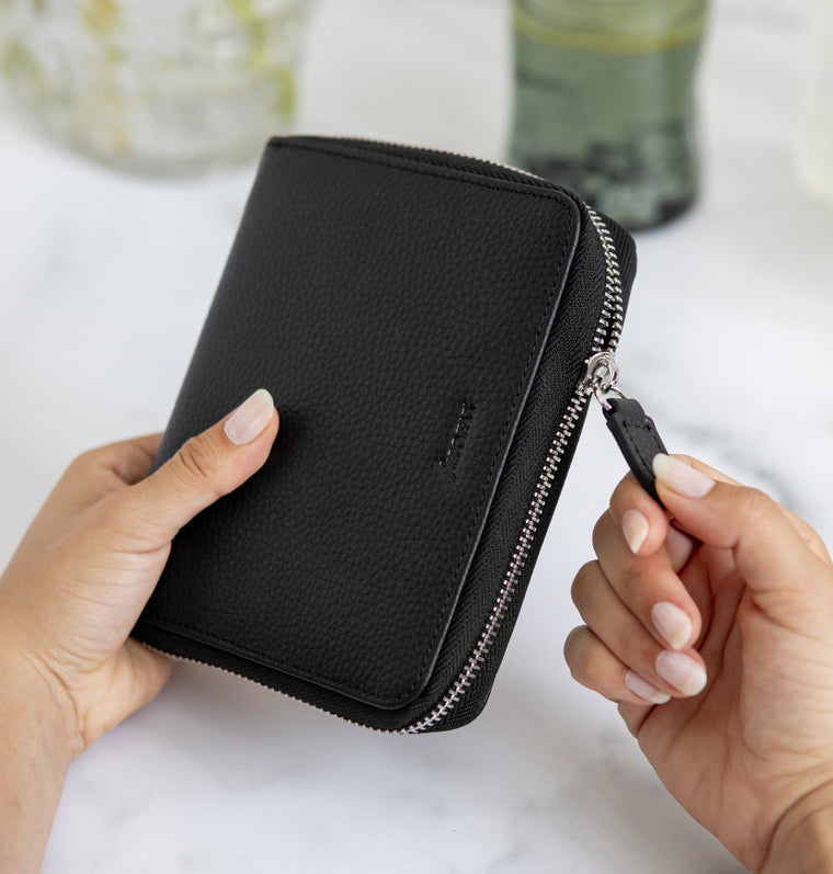 Norfolk Pocket Compact Zip Leather Organizer Black